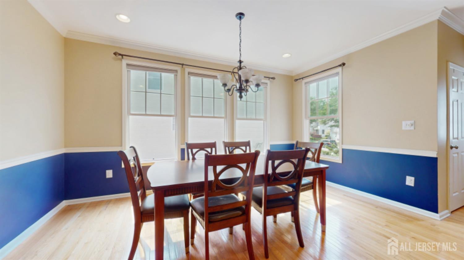 28 Walden Court, Old Bridge, New Jersey image 4