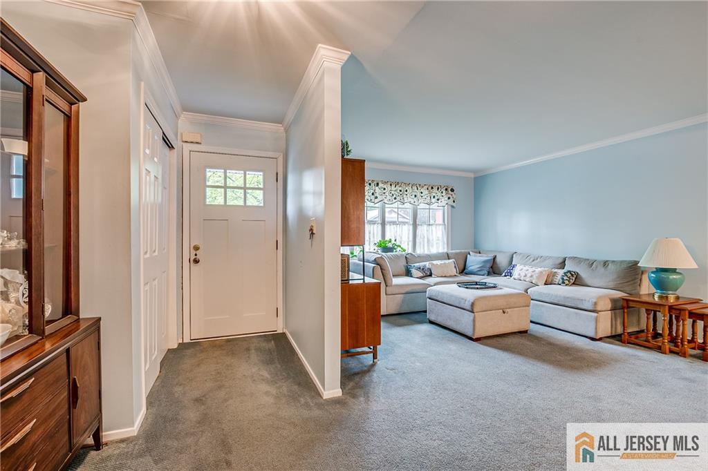 33 Larchmont Road, Edison, New Jersey image 2