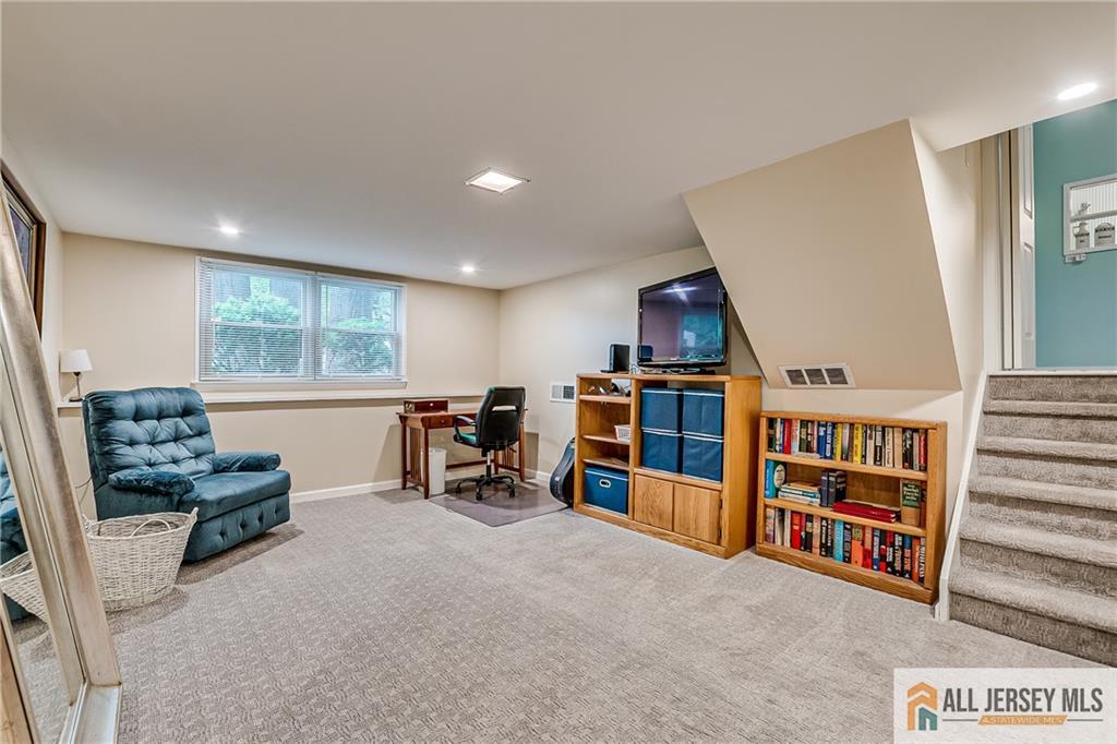 33 Larchmont Road, Edison, New Jersey image 11