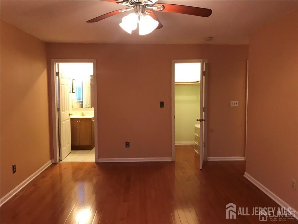 404 Newport Court, Fords, New Jersey image 9