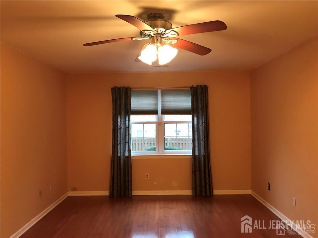 404 Newport Court, Fords, New Jersey image 11