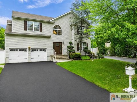 Homes For Sale - 26 Carrington Court<br/> Old Bridge, NJ 07747