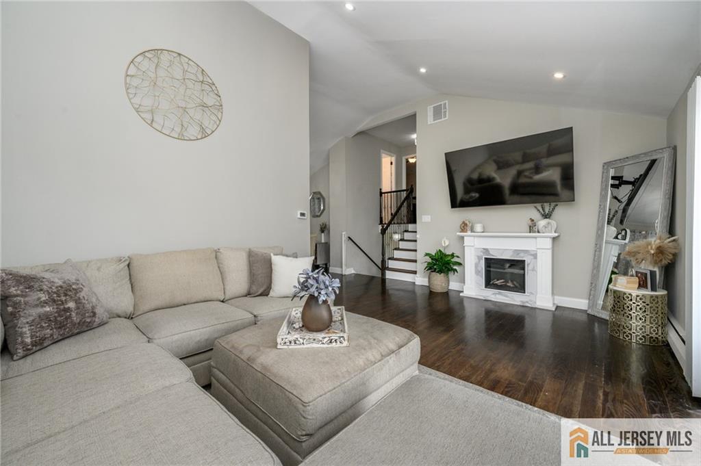 43 Cypress Drive, Colonia, New Jersey image 13