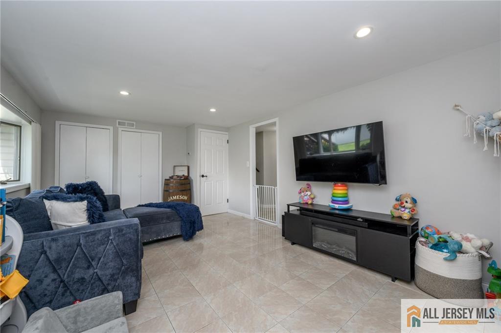 43 Cypress Drive, Colonia, New Jersey image 23