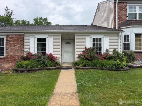 Homes For Sale - 169 Devon Court<br/> Middlesex County, Old Bridge, NJ 08857