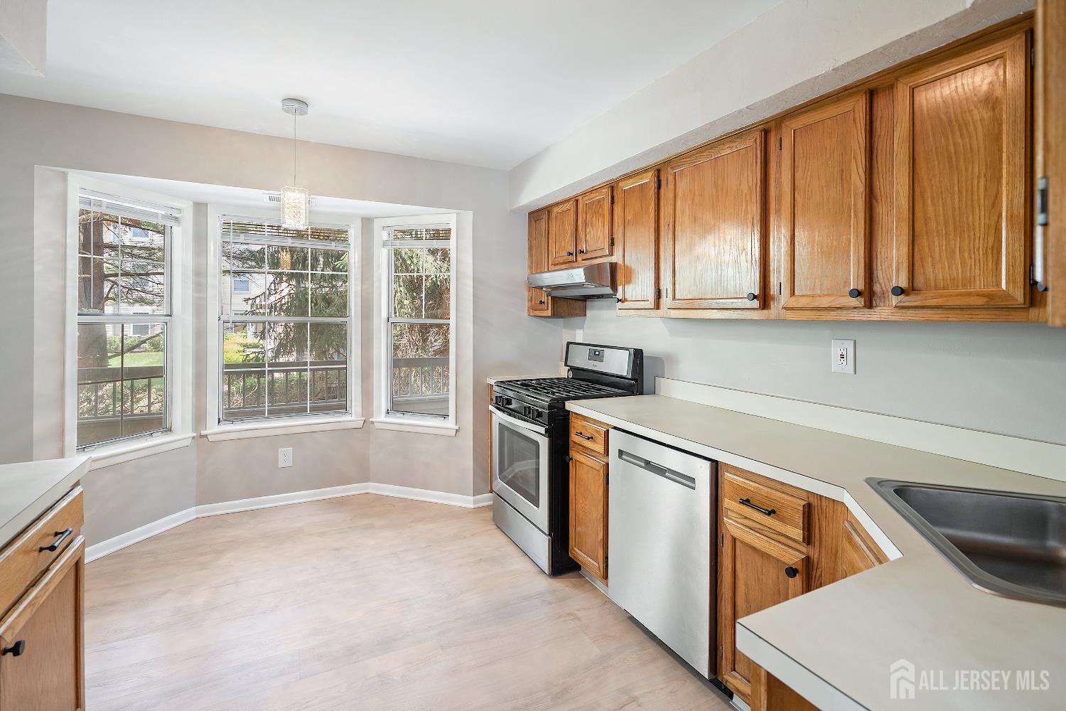 Princeton, New Jersey 08540, United States, 2 Bedrooms Bedrooms, ,2 BathroomsBathrooms,Residential,Active,201536