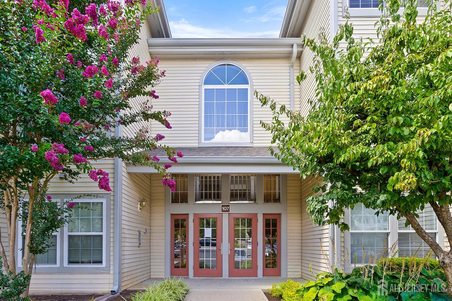 Princeton, New Jersey 08540, United States, 2 Bedrooms Bedrooms, ,2 BathroomsBathrooms,Residential,Active,201536