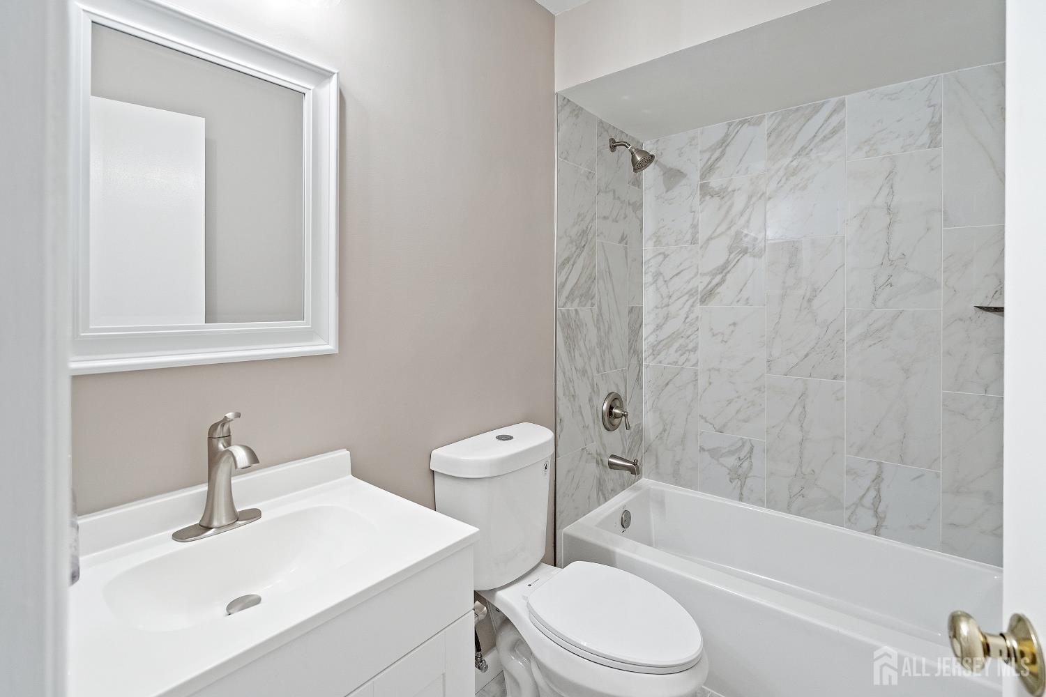 Princeton, New Jersey 08540, United States, 2 Bedrooms Bedrooms, ,2 BathroomsBathrooms,Residential,Active,201536