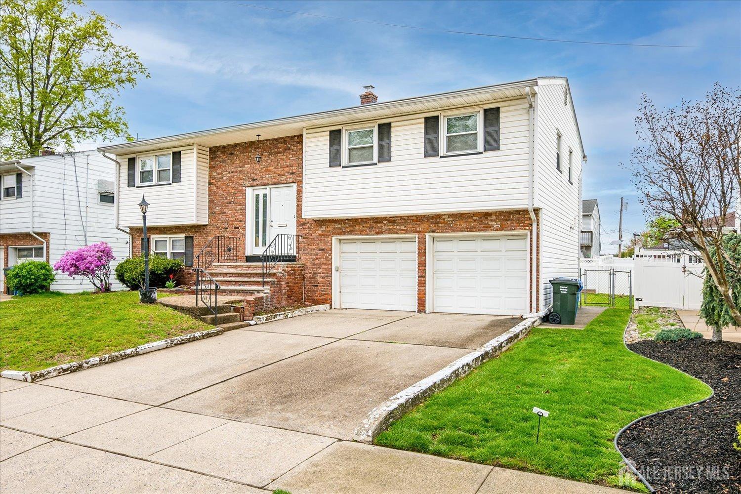 22 Fanning Street, Fords, New Jersey image 1