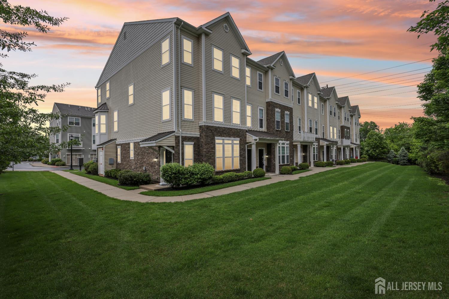 1525 Hudson Circle, Highland Park, New Jersey image 2