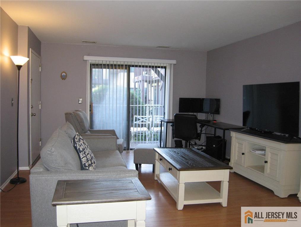 1313 N Oaks Boulevard, North Brunswick, New Jersey image 4