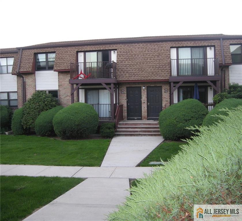 1313 N Oaks Boulevard, North Brunswick, New Jersey image 11
