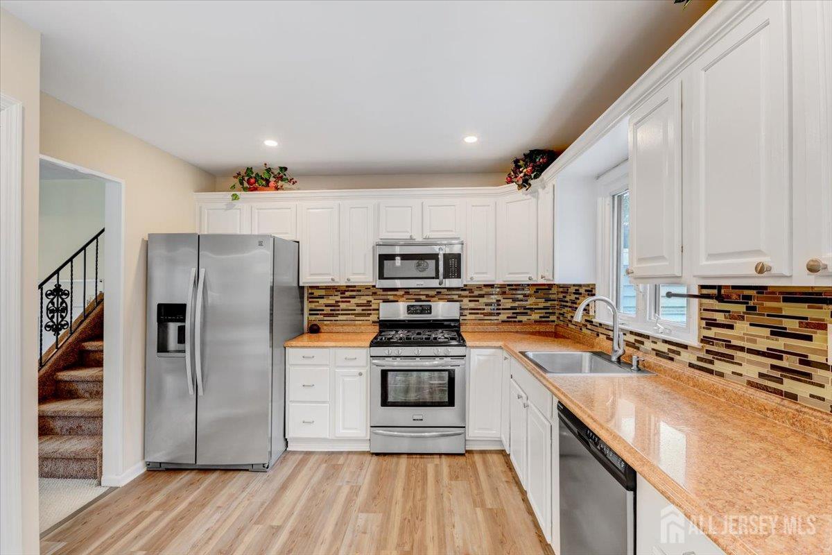 61 Rocky Brook Road, East Windsor, New Jersey image 10