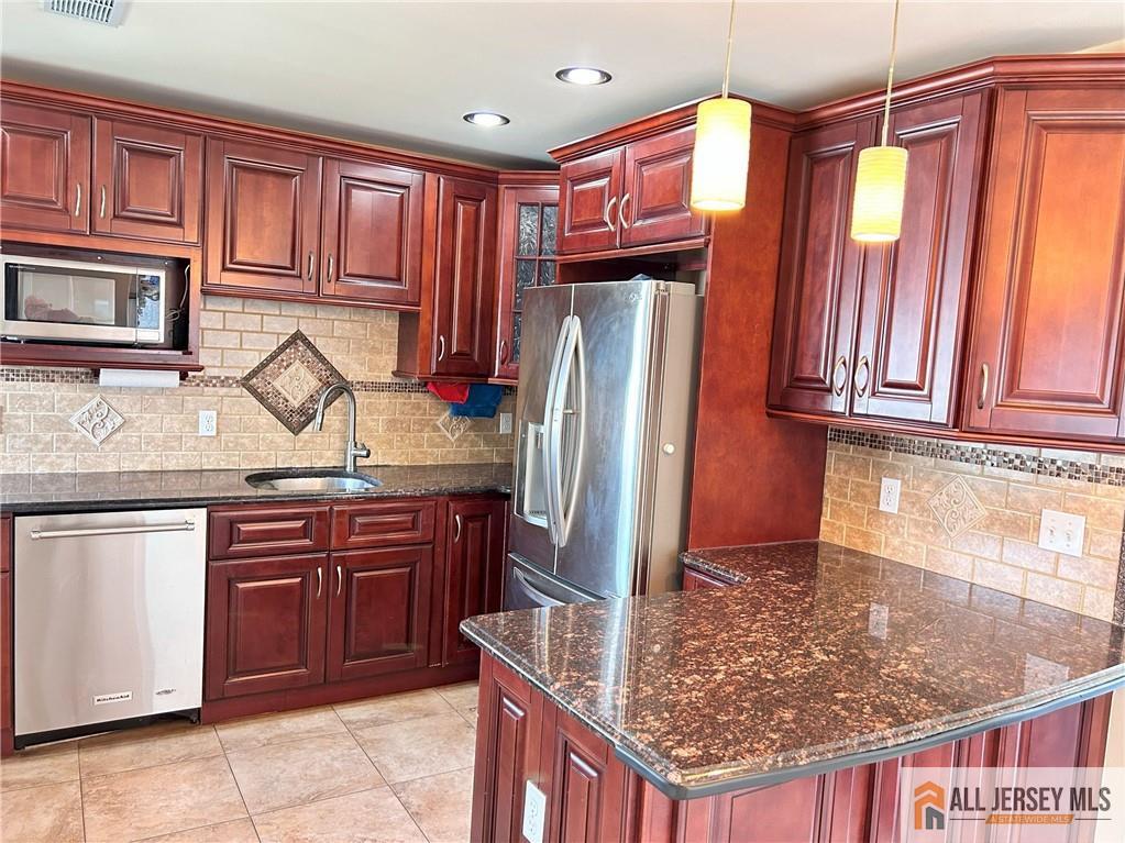 130 Bedford Avenue, Iselin, New Jersey image 4