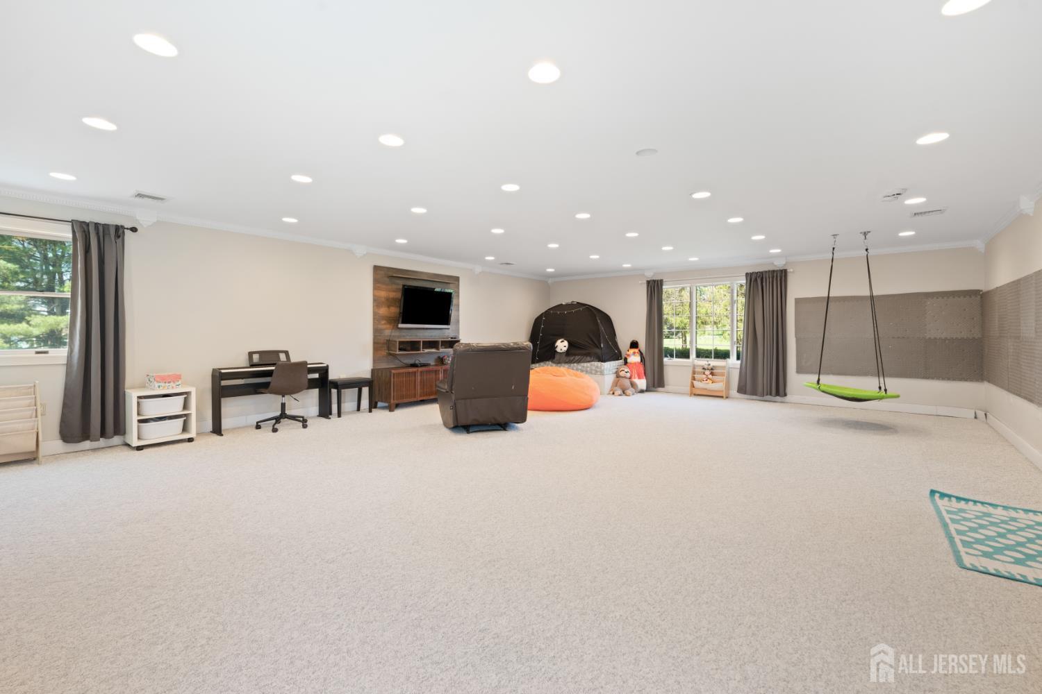 Montgomery, New Jersey, 08502, United States, 5 Bedrooms Bedrooms, ,4 BathroomsBathrooms,Residential,Active,2045807