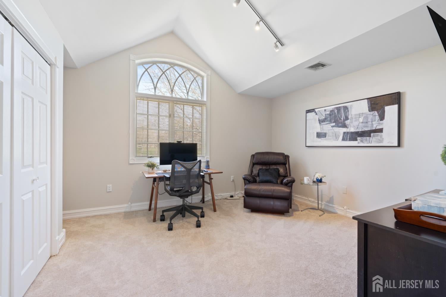 Montgomery, New Jersey, 08502, United States, 5 Bedrooms Bedrooms, ,4 BathroomsBathrooms,Residential,Active,2045807