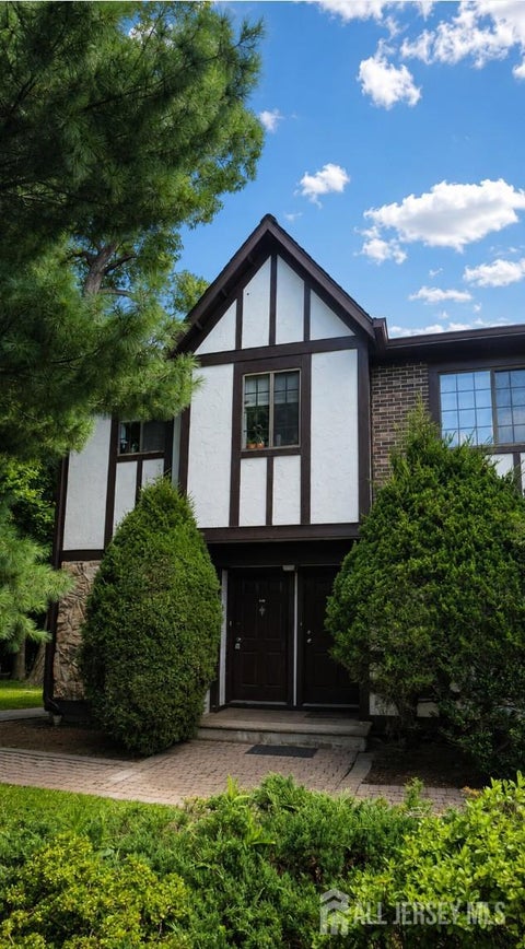 Condo For Sale - 201 Mark Twain Way<br/> Bergen County, Mahwah, NJ 07430