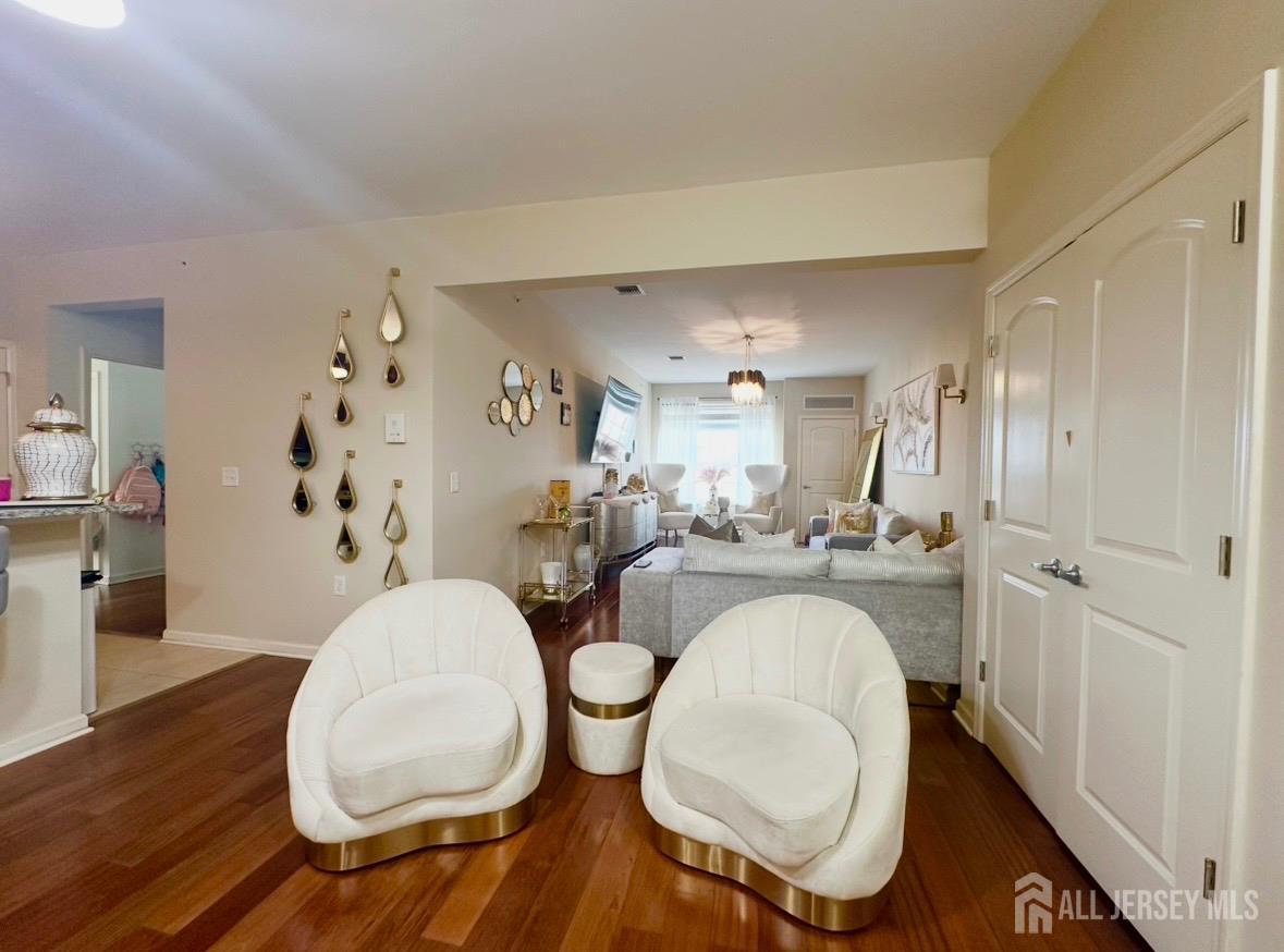 102 E Elizabeth Avenue E 412