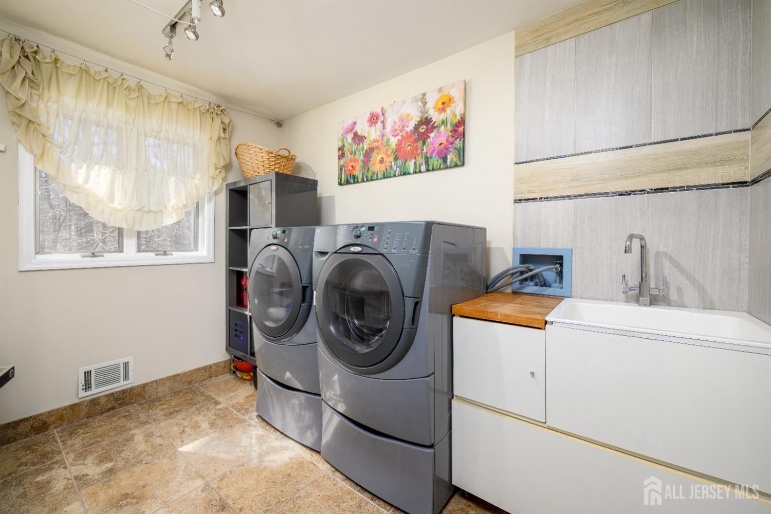 17 Gallo Way, Edison, New Jersey image 33