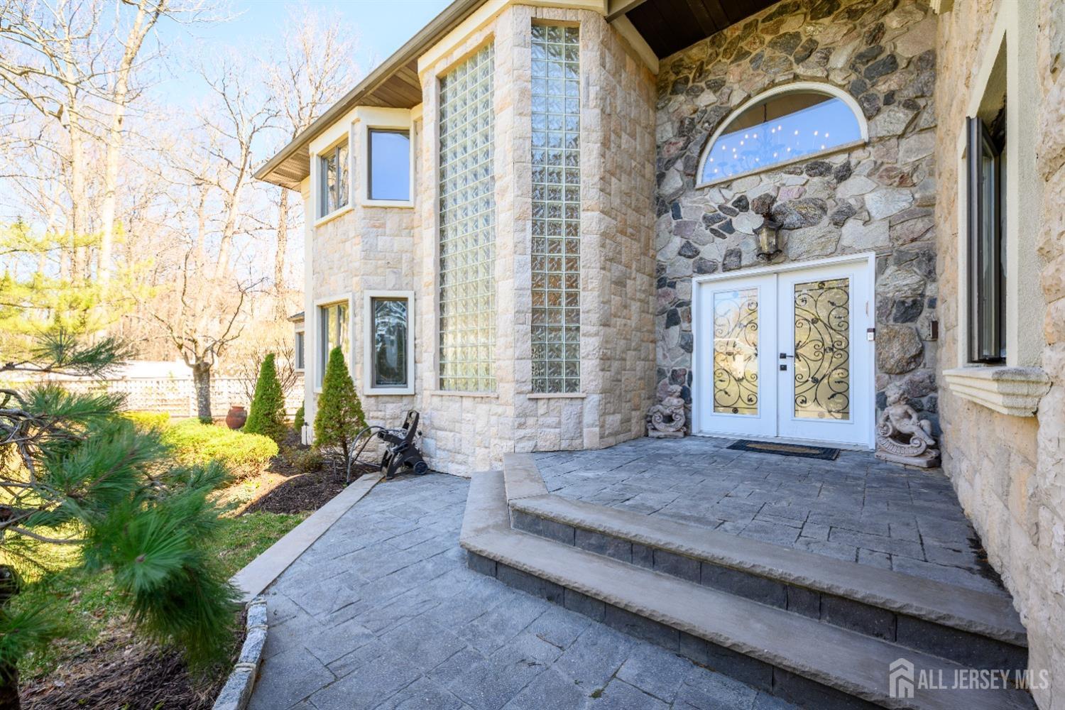 17 Gallo Way, Edison, New Jersey image 1