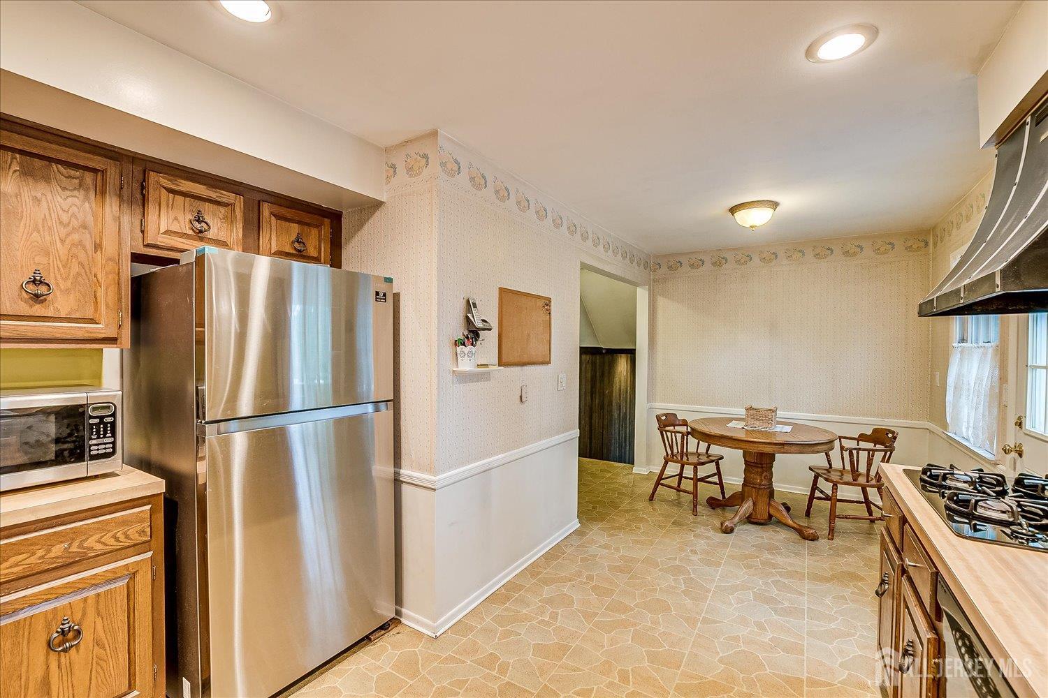 4 Bodnarik Road, Edison, New Jersey image 17