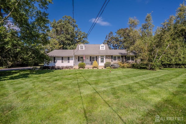 51 ORCHARDSIDE DR, CRANBURY, NJ 08512 - Image e90f375ef20d8d38f207efd5509f80f2/607949527
