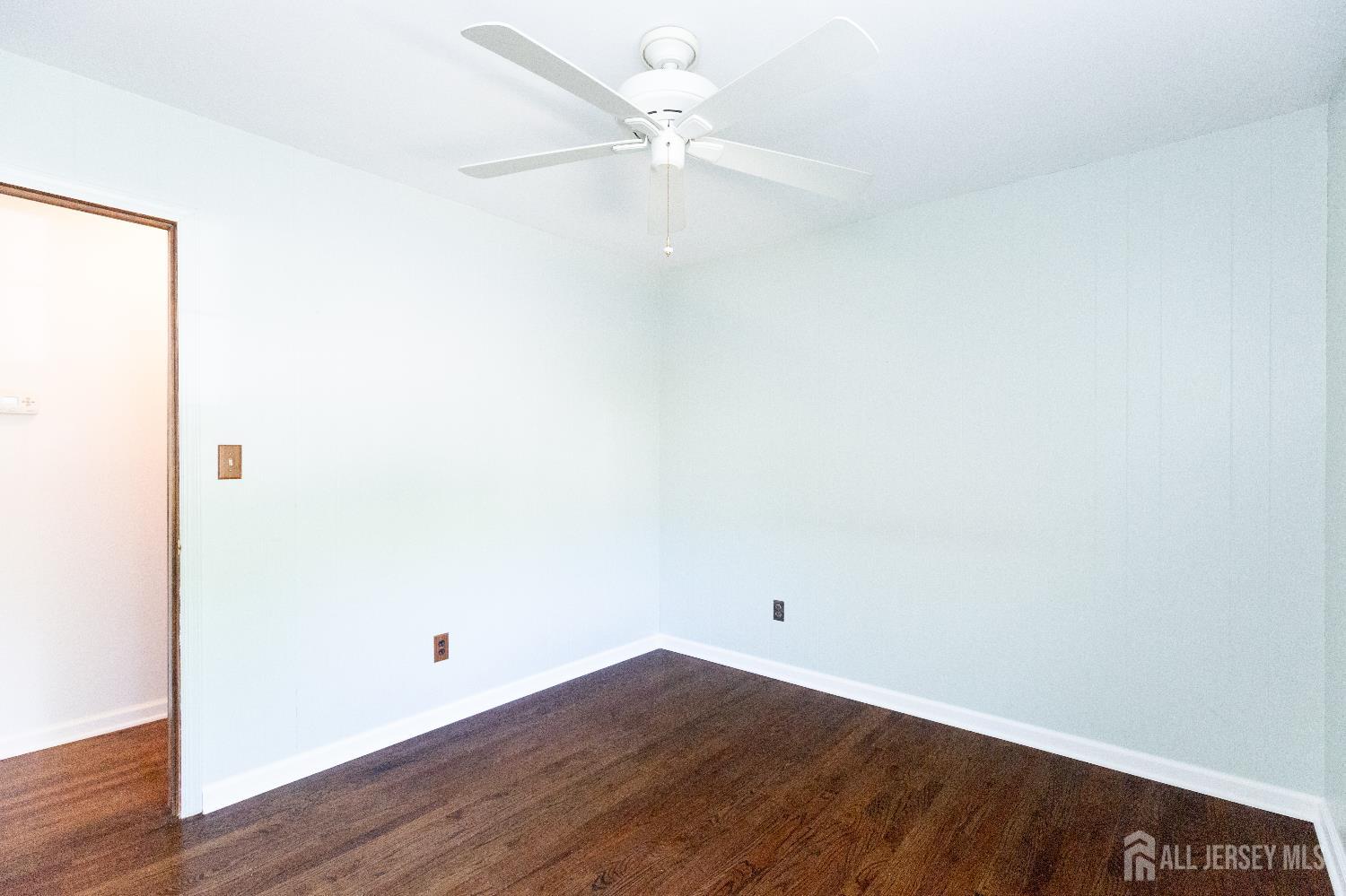 28 Beechwood Avenue, Edison, New Jersey image 26