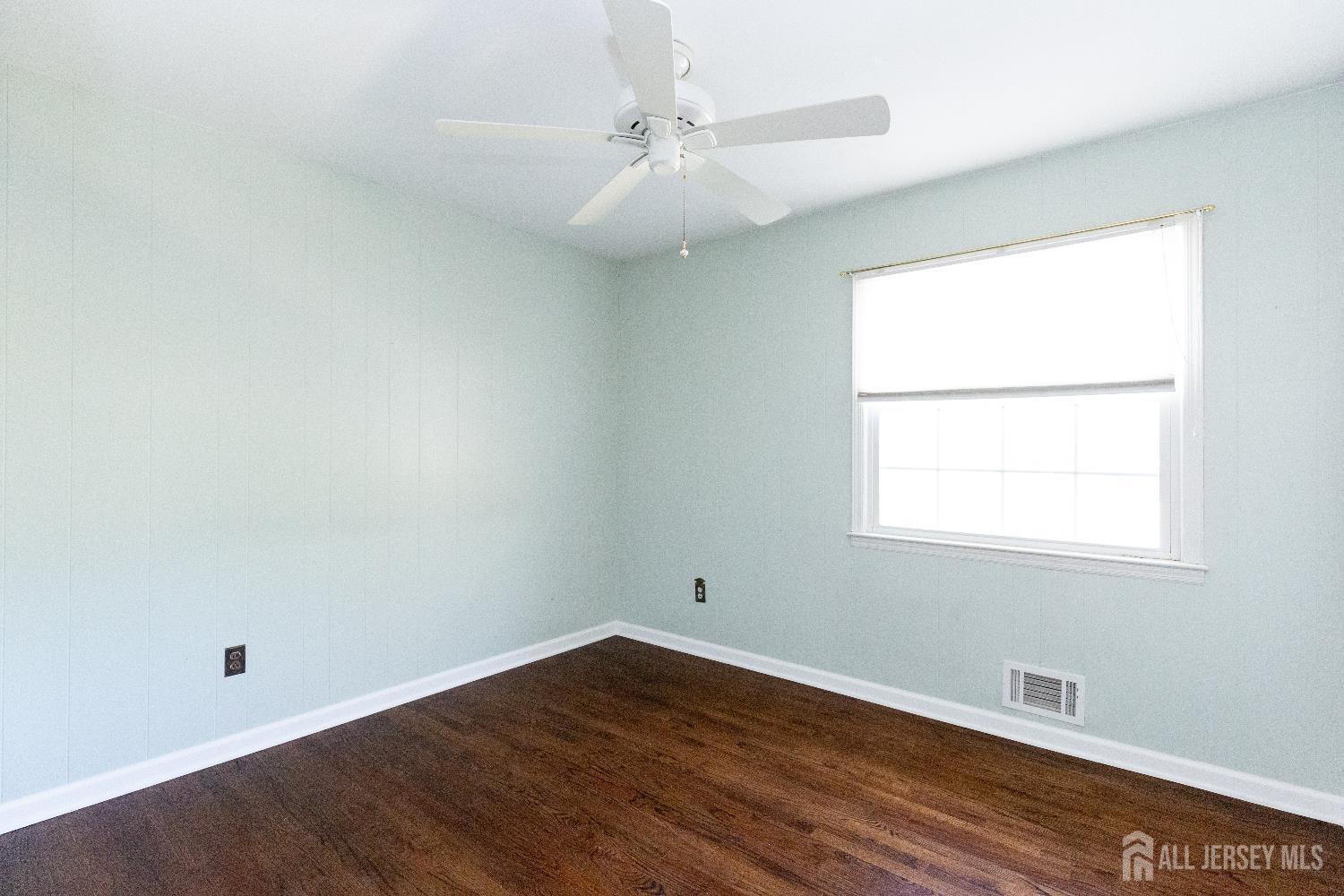 28 Beechwood Avenue, Edison, New Jersey image 25