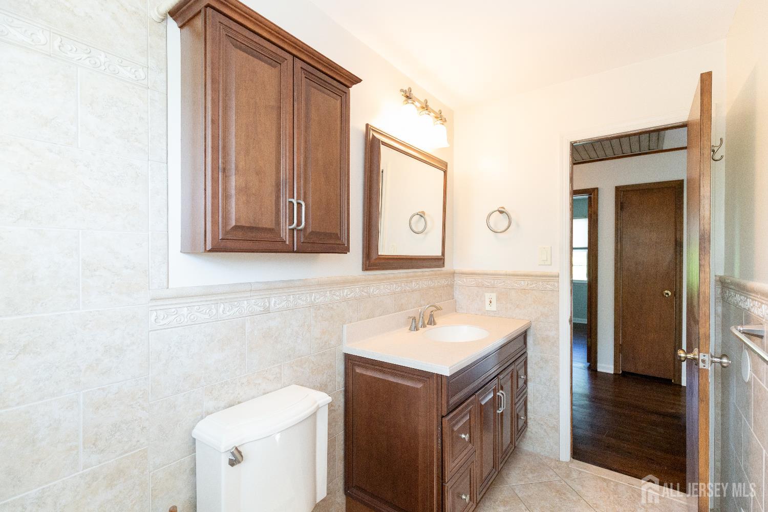 28 Beechwood Avenue, Edison, New Jersey image 30