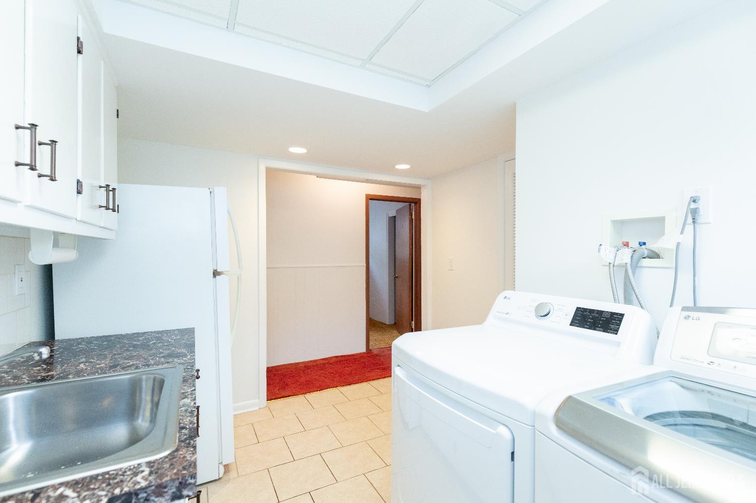 28 Beechwood Avenue, Edison, New Jersey image 43