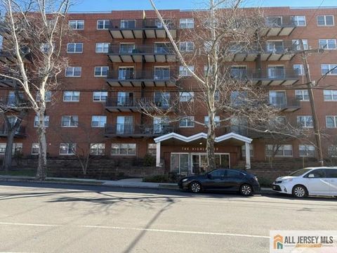 Homes For Rent - 123 S Adelaide Avenue #1C<br/> Highland Park, NJ 08904