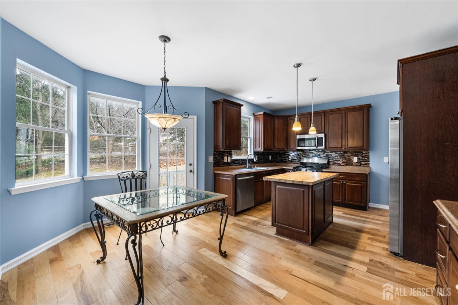 21 Edinburg Lane, East Brunswick, New Jersey image 14