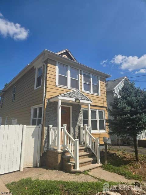 Homes For Sale - 813 George Street<br/> Plainfield, NJ 07062