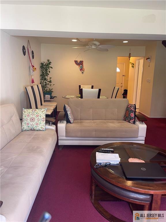 North Brunswick, New Jersey 08902, United States, 3 Bedrooms Bedrooms, ,3 BathroomsBathrooms,Residential,Active,173129