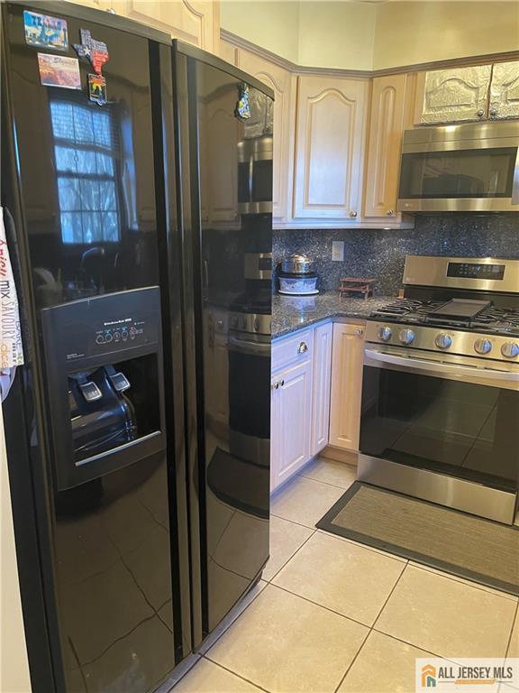 North Brunswick, New Jersey 08902, United States, 3 Bedrooms Bedrooms, ,3 BathroomsBathrooms,Residential,Active,173129