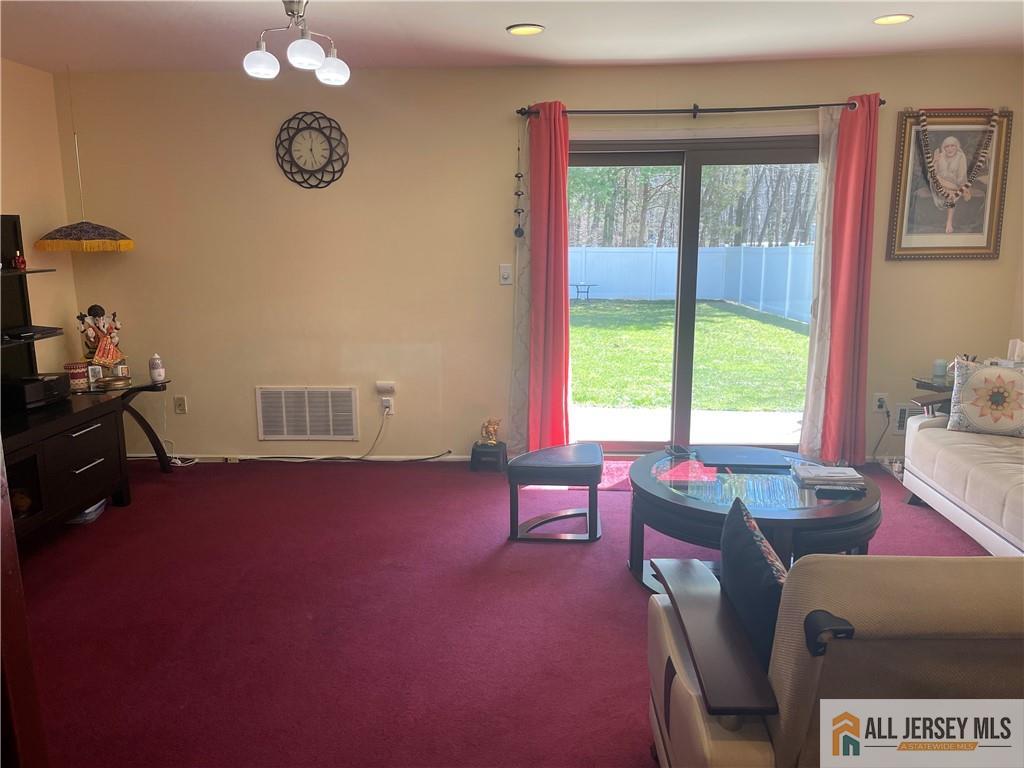 North Brunswick, New Jersey 08902, United States, 3 Bedrooms Bedrooms, ,3 BathroomsBathrooms,Residential,Active,173129