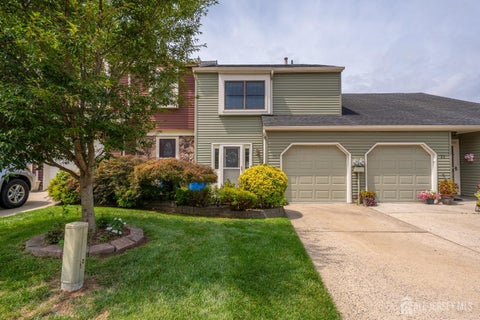 Condo For Sale - 21 Knoll Court<br/> Old Bridge, NJ 07747