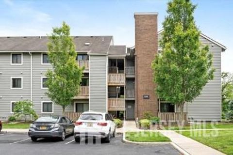 Condo For Sale - 422 Ravens Crest Drive<br/> Plainsboro, NJ 08536