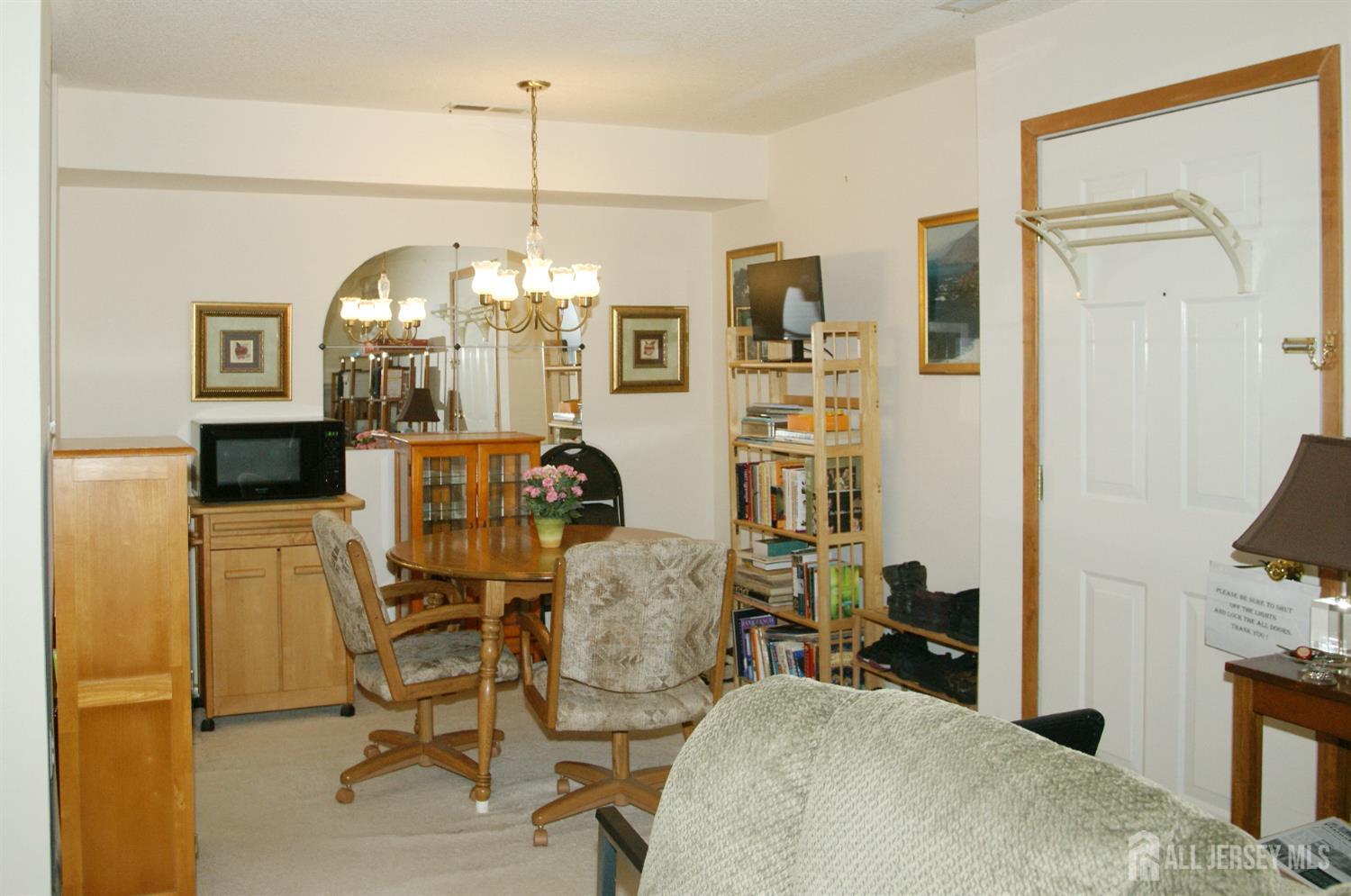 422 E Ravens Crest Drive, Plainsboro, New Jersey image 3