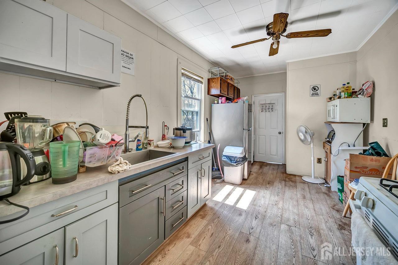 61 Thornall Street, Carteret, New Jersey image 9