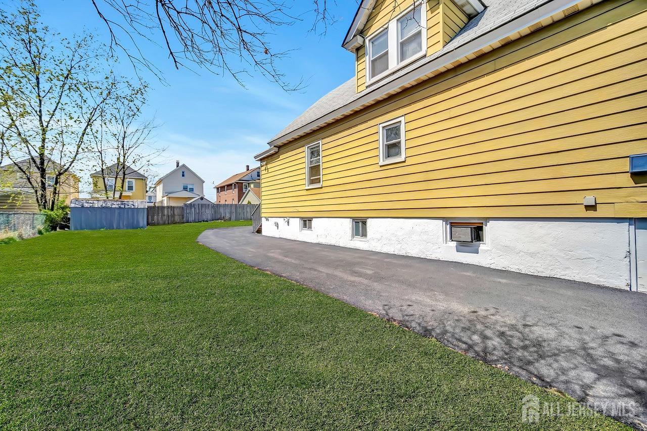 61 Thornall Street, Carteret, New Jersey image 26