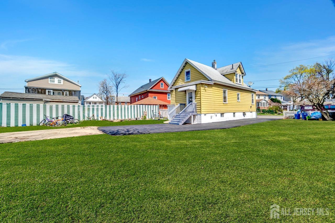 61 Thornall Street, Carteret, New Jersey image 24