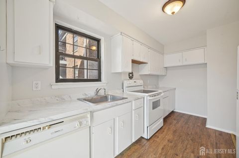 Condo For Sale - 323 323 Gill Lane<br/> Middlesex County, Iselin, NJ 08830