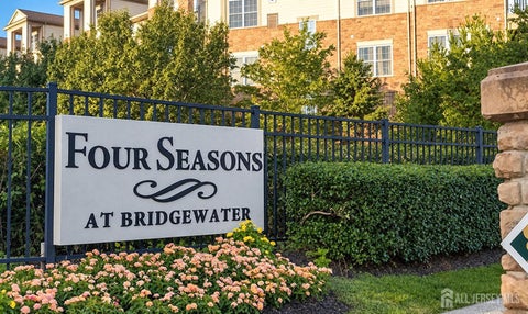 Condo For Sale - 373 Victoria Drive<br/> Somerset County, Bridgewater, NJ 08807