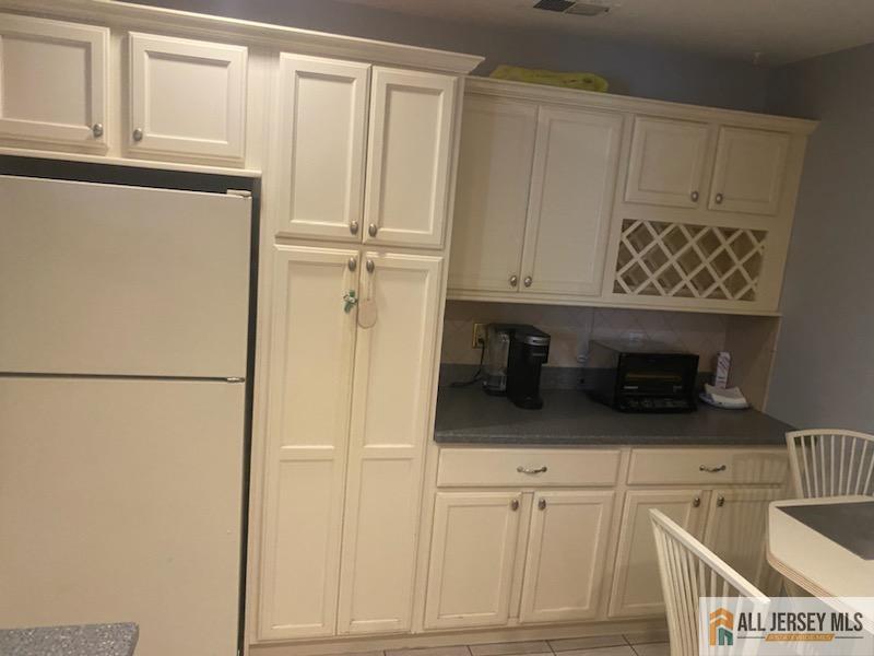 100 Neilly Court #100, Old Bridge, New Jersey image 5