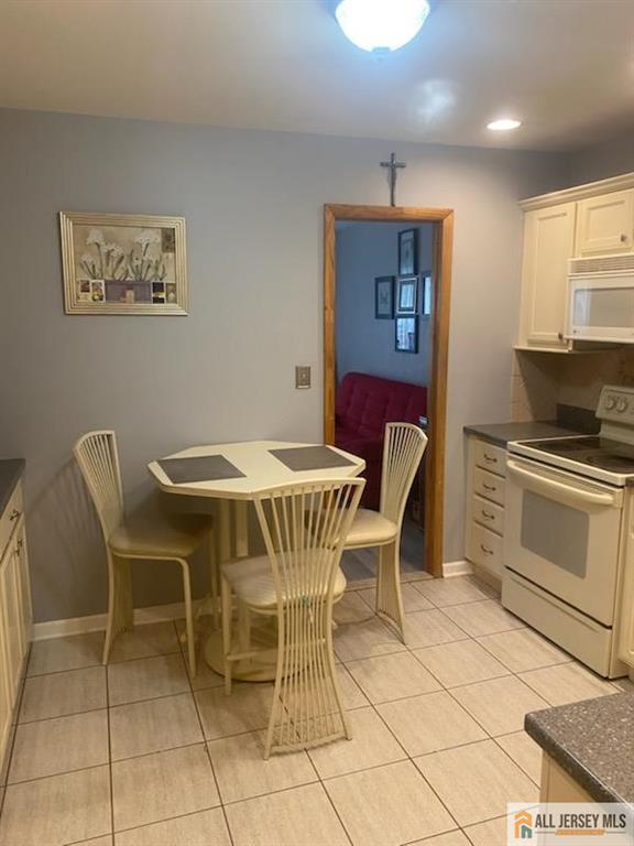 100 Neilly Court #100, Old Bridge, New Jersey image 3