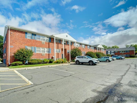 Condo For Sale - 32-A Woodedge Avenue #8<br/> Middlesex County, Edison, NJ 08817