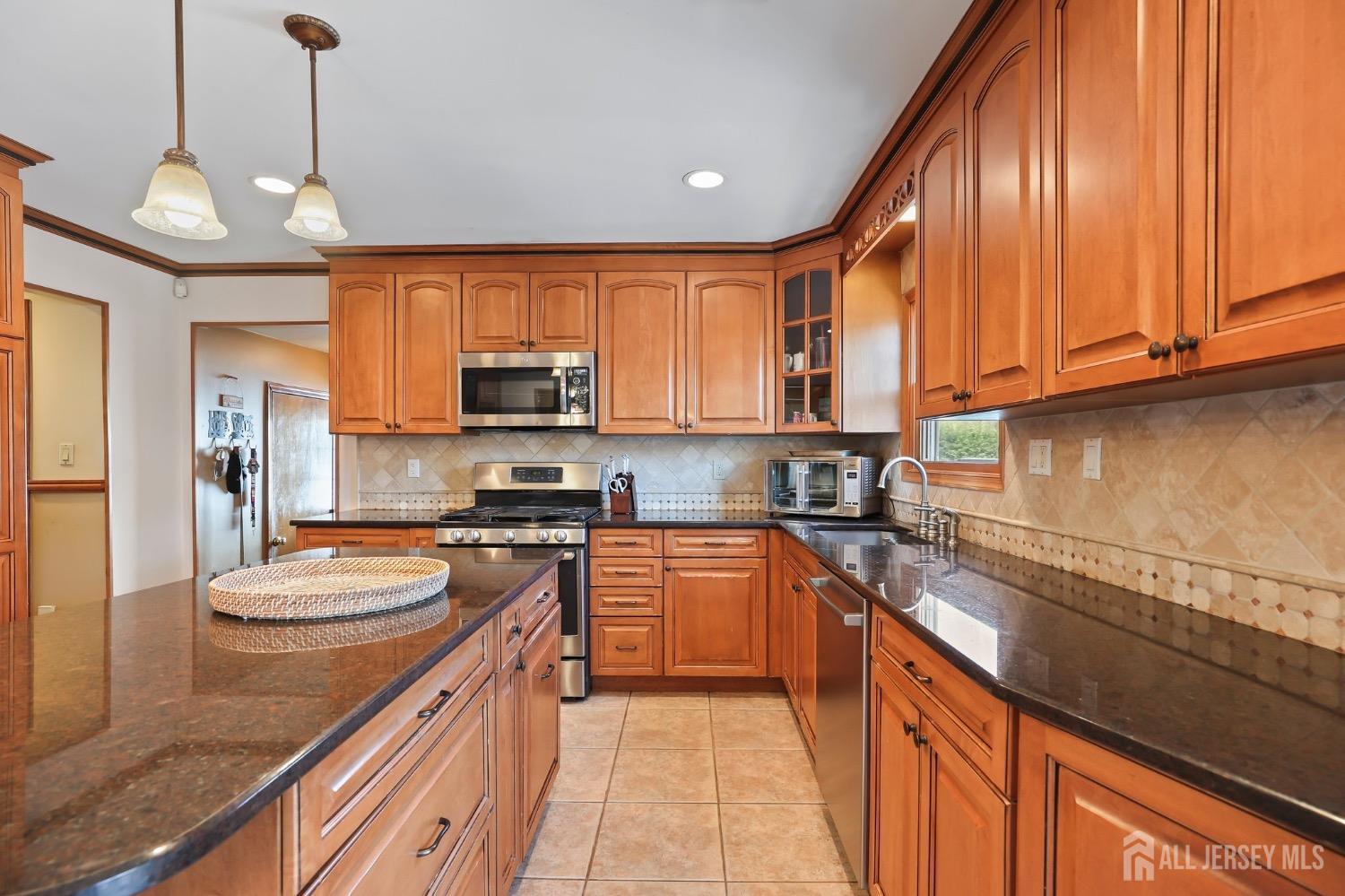 56 Ivanhoe Drive, Manalapan, New Jersey image 18