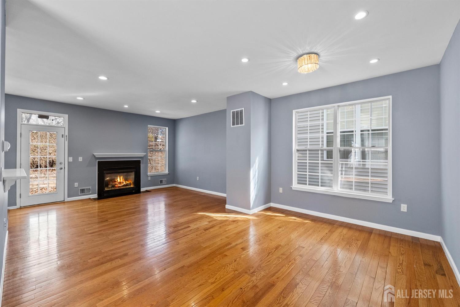 122 Overhill Drive, Sayreville, New Jersey image 9