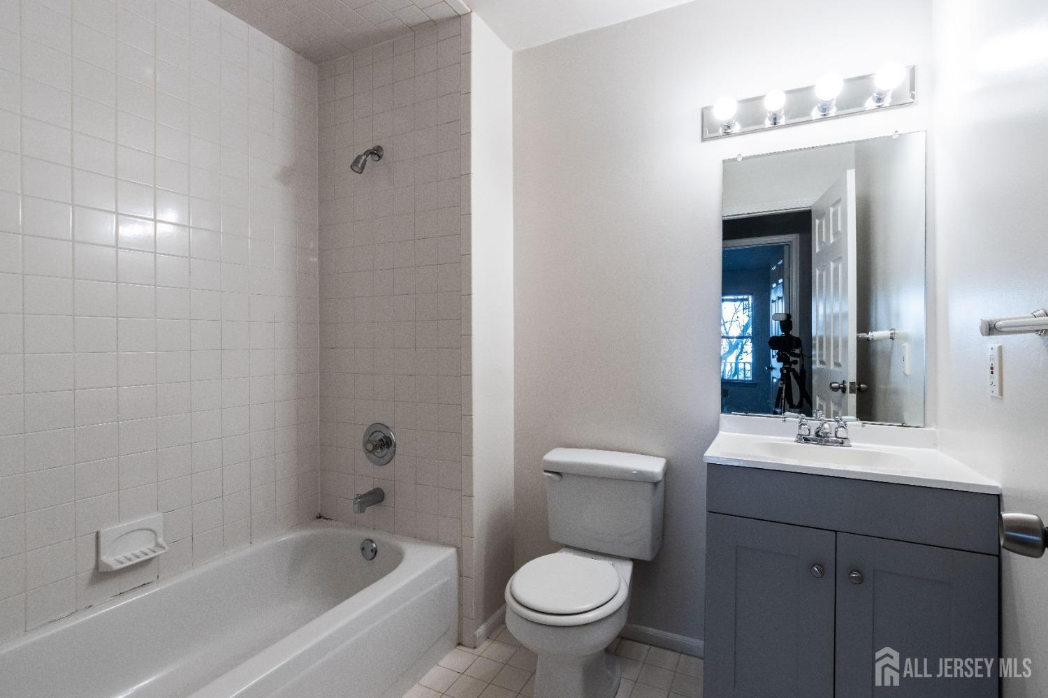 Piscataway, New Jersey 08854, United States, 2 Bedrooms Bedrooms, ,2 BathroomsBathrooms,Residential,Active,126276